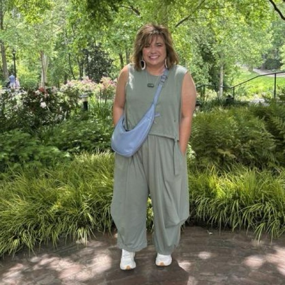 Free People Talley Set Medium NWT Slouchy harem pants, hi low sleeveless top - Picture 8 of 11